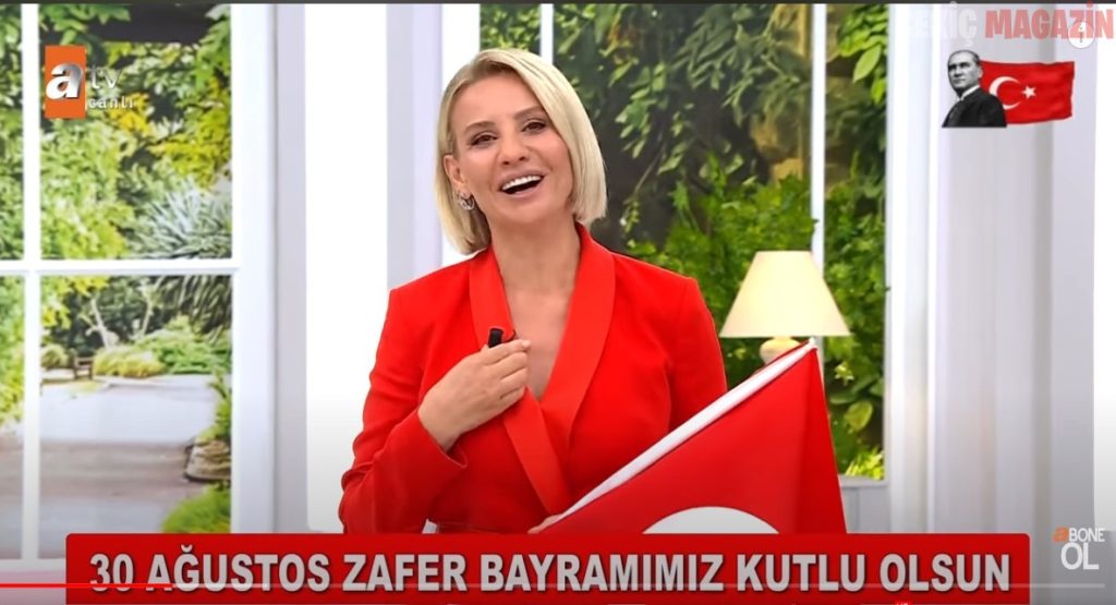 Esra Erol, 30 Ağustos konuşmasını yaparken göz yaşlarını tutamadı. 