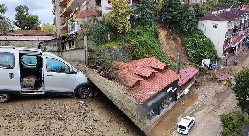 Trabzon’da 19 mahalle kabusu yaşadı! 16 kişi tahliye edildi