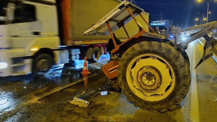 Traktör ortadan ikiye bölündü! Yaralılar var