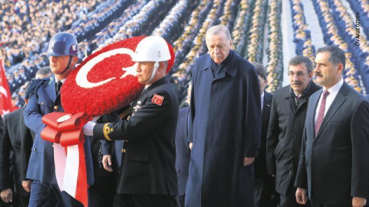 Devletin zirvesi Ata’nın huzurunda