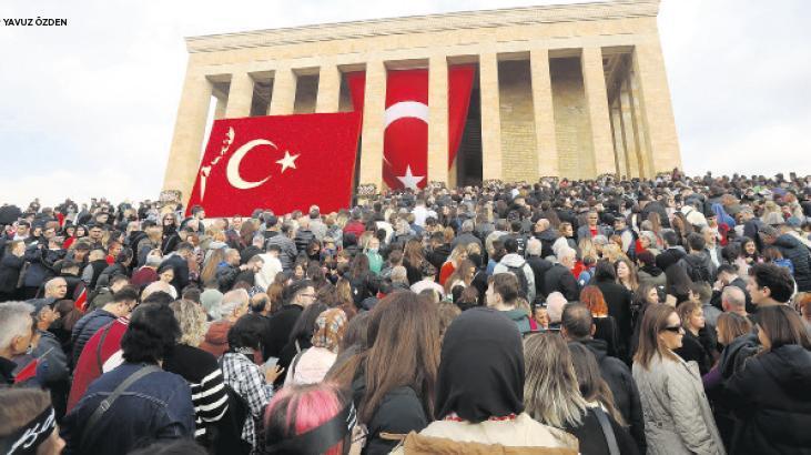 Halk Ata’sına koştu, Anıtkabir yine doldu taştı