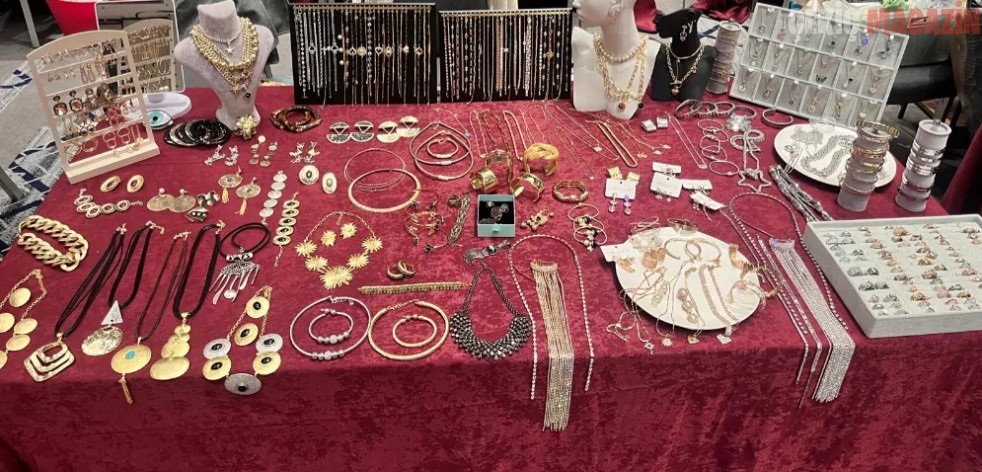 “Mavi Jewelry House” takılarına sanat camiasından büyük ilgi