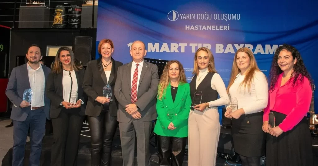 10 yılını dolduran 226 sağlıkçıya plaket