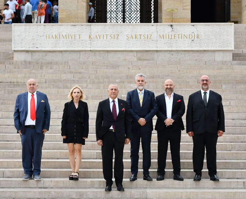 Engelsiz Yaşam Vakfı Ata’nın huzurunda