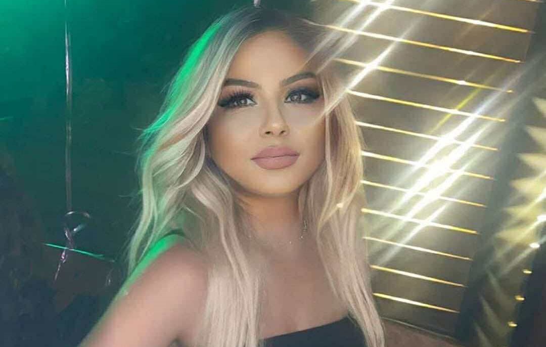 DERYA BERİL AKÇALI FRANSA YOLCUSU