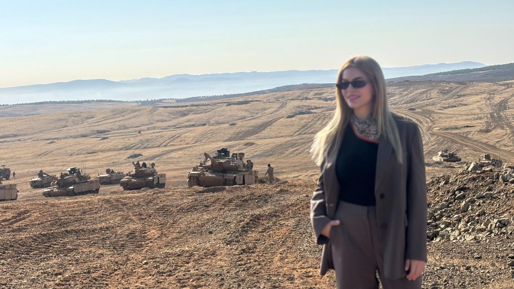 Genç Yapımcı Hande Canpolat’tan Dünyanın İlk Aksiyon Dizisi