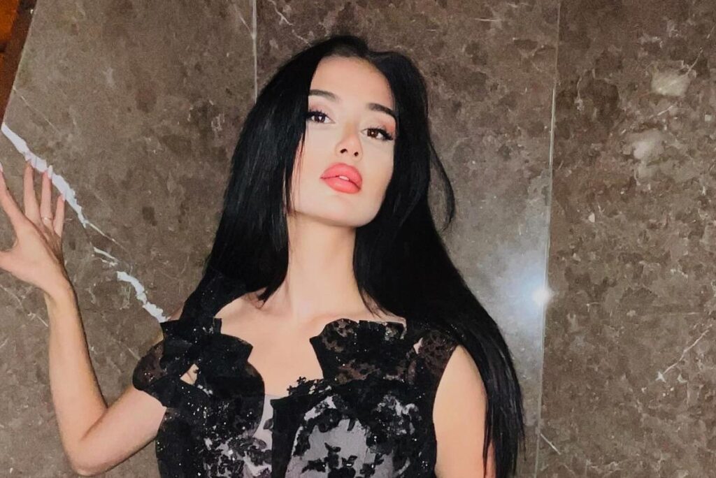 Türkiye’den Avrupa’ya Uzanan Işıltı: Nur Sarı