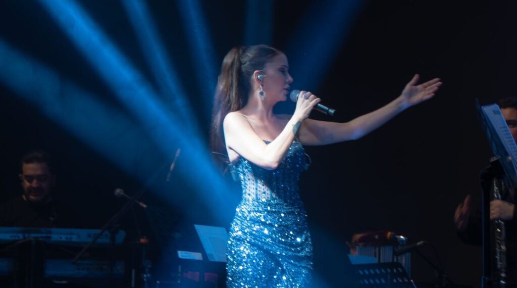 Tuğba Özerk’ten Sağlık Kongresinde Çarpıcı Mesaj: “Ruh Sağlığı Bozuk İnsanlardan Kaçın!”