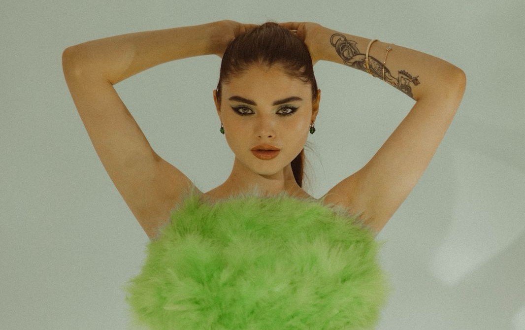 Podyumların Yeni Yüzü Karina ile dobra dobra