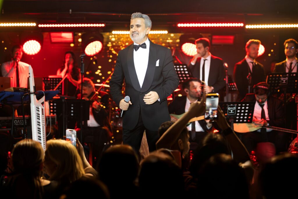 EMRAH’TAN DUYGUSAL GECE