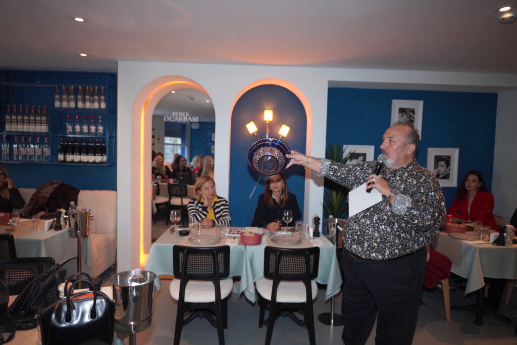 Boğazda Sanat Rüzgarı, Uğur Batur’un Müzayedesi Büyük İlgi Gördü  Sanat, Stil ve Lezzet Aynı Masada: Bebek’te Özel Müzayede Gecesi