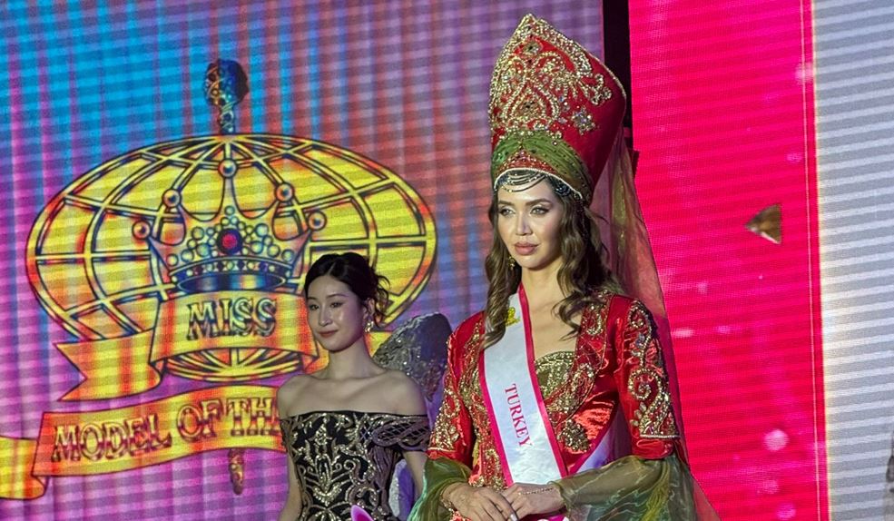 Sabiha Alakuşu’nun geleneksel Osmanlı kostümü dünya birinciliği aldı.