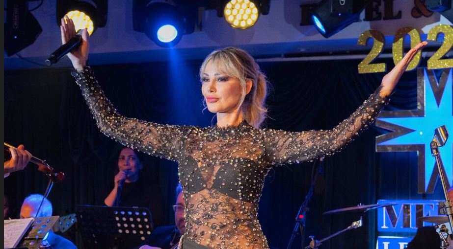 Petek Dinçöz’den Kıbrıs’ta Işıltılı Yılbaşı: “2026 Pırlanta Gibi Geliyor!”