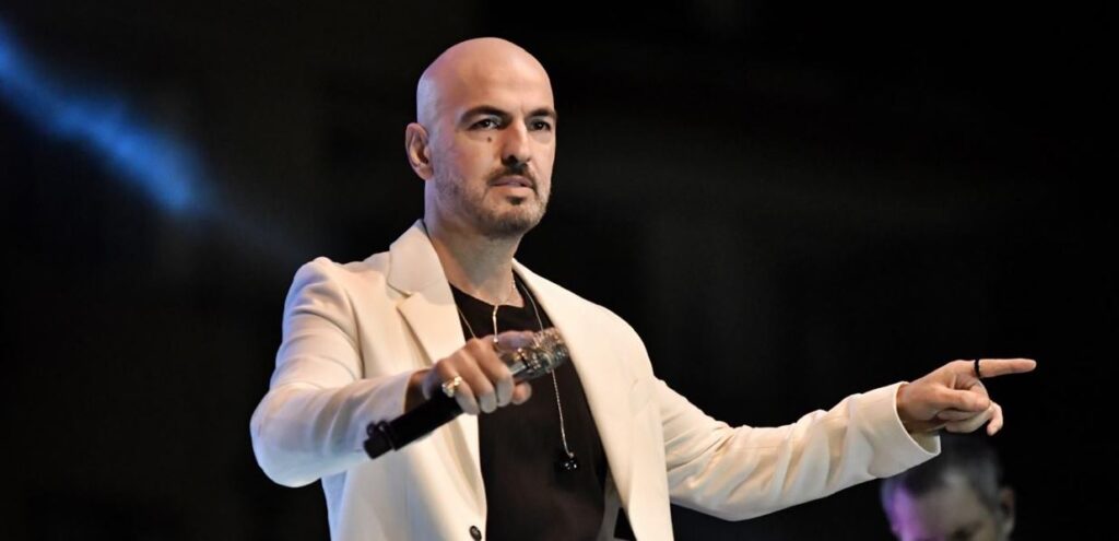 SONER SARIKABADAYI SAHNELERİ ATEŞE VERİYOR! KAHRAMANMARAŞ’A MÜZİK FIRTINASI GELİYOR! 