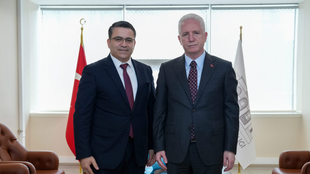 İstanbul Valisi Davut Gül, Cem TV’ye başarılar diledi