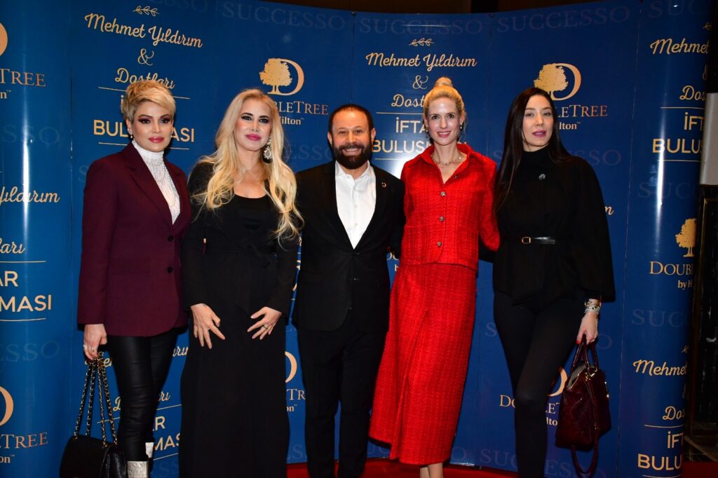 Mehmet Yıldırım ve Dostları İftarda Buluştu