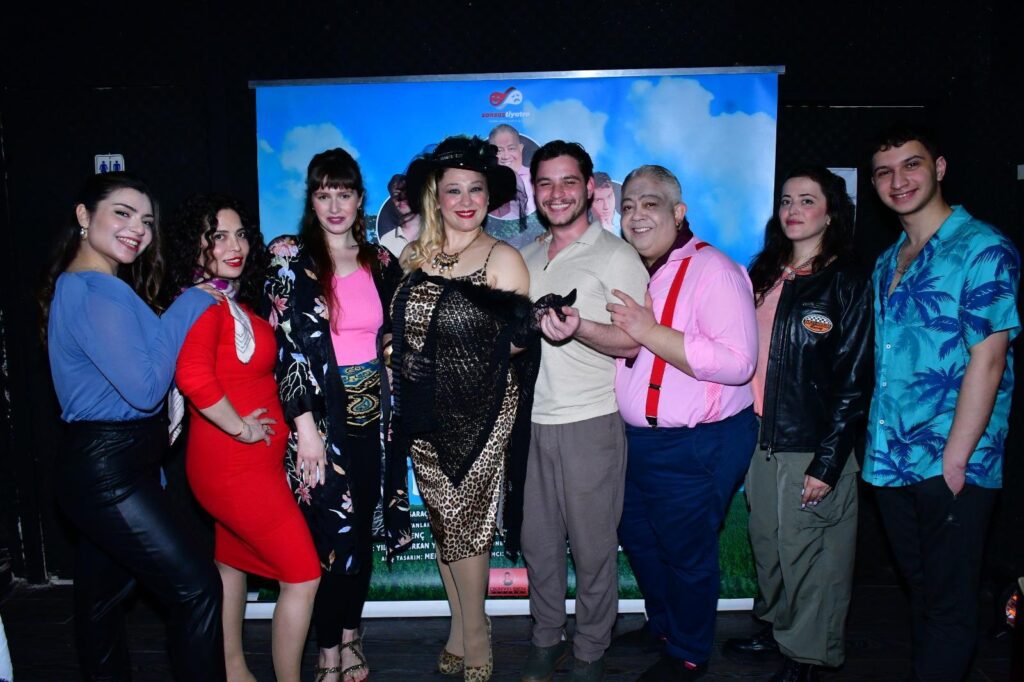 DERYA ŞEN İLE ŞEN KIZLAR DOLU DİZGİN YOLA DEVAM