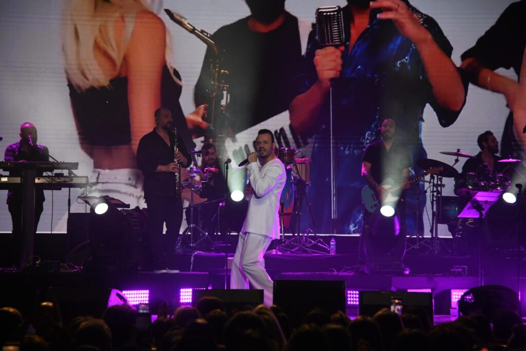 Şarkıcı Deha Bilimlier, geçtiğimiz akşam Bostancı Gösteri Merkezi’nde sahne aldı.