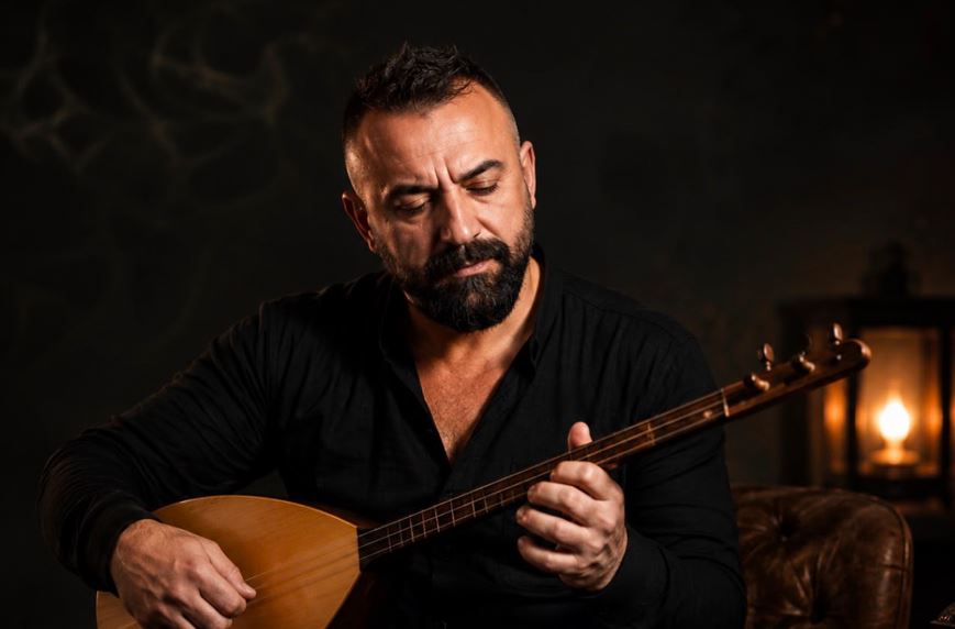 ZÜLFÜKAR İRENCİN’DEN   DUYGULARA DOKUNAN ŞARKI “MÜLTECİN OLMUŞUM”